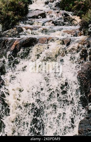 Wasserfall in Schottland, Großbritannien. Glencoe Tal. Stockfoto
