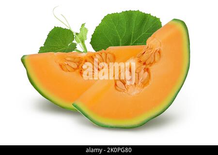 Melonenscheiben mit Kantalupe isoliert auf weißem Hintergrund und voller Schärfentiefe. Stockfoto