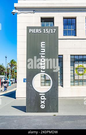 Das Exploratorium am Pier 15/17 ist ein Wissenschafts- und Technologiemuseum in San Francisco, Kalifornien, USA Stockfoto