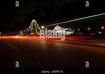 All Saints Kirche in Shillong, eine der ältesten Kirchen von Shillong, Meghalaya, Indien, erbaut während der britischen Zeit, alle zu Weihnachten dekoriert. Stockfoto