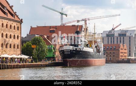 Ein Bild des Schiffs-Museums Soldek am Fluss Motlawa. Stockfoto