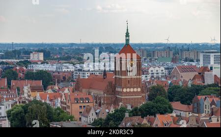 Ein Bild der St. John's Church in Danzig, von oben gesehen. Stockfoto