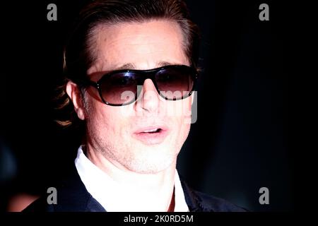 Der amerikanische Schauspieler Brad Pitt bei den Internationalen Filmfestspielen von Venedig 79 2022. Blonder Roter Teppich. Venedig, Italien, 8.. September 2022 Stockfoto