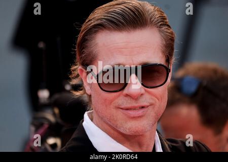 Der amerikanische Schauspieler Brad Pitt bei den Internationalen Filmfestspielen von Venedig 79 2022. Blonder Roter Teppich. Venedig, Italien, 8.. September 2022 Stockfoto