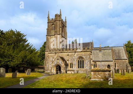 The Anglo-Saxon Church of St James, ein denkmalgeschütztes Gebäude, Avebury, Wiltshire, England, Vereinigtes Königreich. Stockfoto