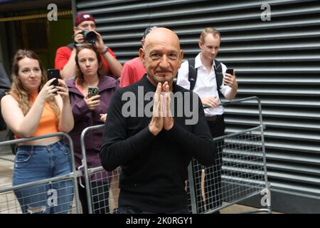 Toronto, ON. 12. September 2022. Sir Ben Kingsley am 12. September 2022 für Candids beim Toronto International Film Festival in Toronto. Kredit: JA/Everett Collection/Alamy Live Nachrichten Stockfoto