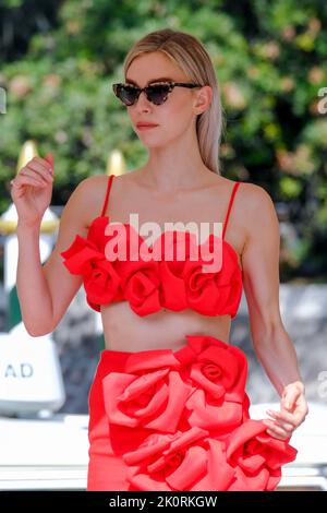 Die englische Schauspielerin Vanessa Kirby bei den Internationalen Filmfestspielen in Venedig 79 2022. Ankunft in Lido. Venedig (Italien), 7.. September 2022 Stockfoto