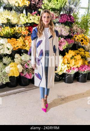 New York, Usa. 12. September 2022. Olivia Palermo besucht die Runway Show von Pamella Roland Frühjahr/Sommer 2023 während der Fashion Week in New York auf der 160 Varick Street (Foto von Lev Radin/Pacific Press) Quelle: Pacific Press Media Production Corp./Alamy Live News Stockfoto