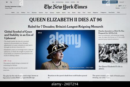 Ein Screenshot der Website der New York Times berichtet über den Tod von Königin Elizabeth. Stockfoto