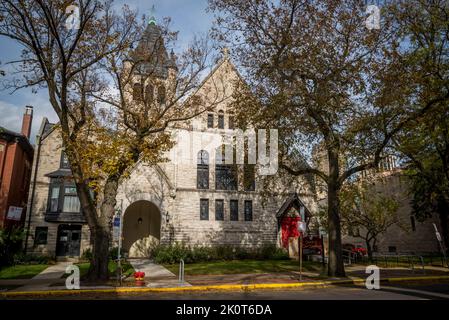 Wohlhabende West Fullerton Avenue, Lincoln Park Nachbarschaft, Nordseite, Chicago, Illinois, USA Stockfoto