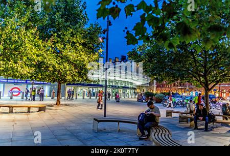 The New Kings Cross Station Development bei Nacht London UK Stockfoto