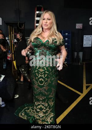 Los Angeles, USA. 12. September 2022. Jennifer Coolidge bei den Emmy Awards 74. am Montag, den 12. September 2022 im Microsoft Theater in Los Angeles. (Foto von Al Seib/Invision für die Television Academy/AP Images via Credit: SIPA USA/Alamy Live News Stockfoto