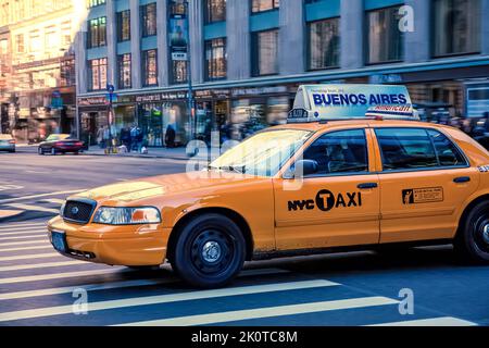 Gelbes Taxi in New York Stockfoto