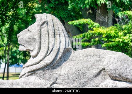 Stone Lion Sculpture, Ontario Government Building am Exhibition Place, Toronto, Kanada Stockfoto