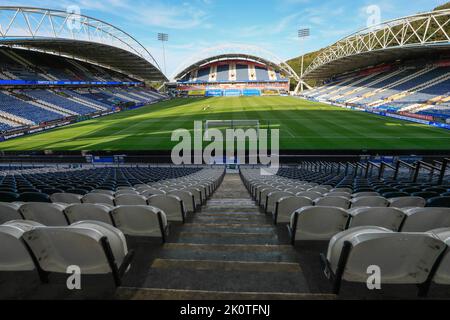 Huddersfield, Großbritannien. 13. September 2022. Innenansicht des John Smith's Stadions während des Sky Bet Championship-Spiels Huddersfield Town gegen Wigan Athletic im John Smith's Stadium, Huddersfield, Großbritannien, 13.. September 2022 (Foto von Conor Molloy/News Images) in Huddersfield, Großbritannien am 9/13/2022. (Foto von Conor Molloy/News Images/Sipa USA) Quelle: SIPA USA/Alamy Live News Stockfoto