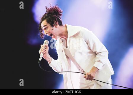 DEUTSCHLAND, NÜRNBERG, ROCK im PARK 2016: Matty Healy, Sängerin der englischen Pop-Rock-Band, tritt beim Rock im Park Festival 2016 live auf Stockfoto