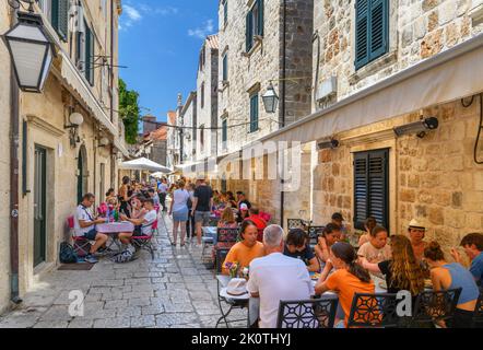 Cafés und Restaurants in der Altstadt, Dubrovnik, Croata Stockfoto