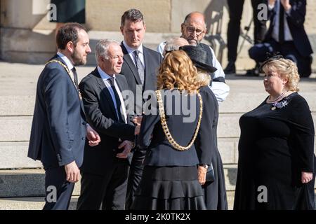 Belfast, Großbritannien. 13. September 2022. Dignatries kommen für den Dienst der Reflexion für die verstorbene Ihre Majestät Königin Elizabeth II. An Kredit: Bonzo/Alamy Live Nachrichten Stockfoto