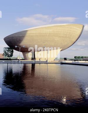 Das Egg Center for the Performing Arts auf der Empire State Plaza in Albany, New York. Hudson Valley. Brutalistische Struktur Stockfoto