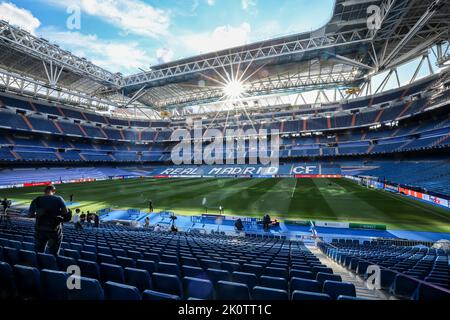 Madrid, Spanien. 13. September 2022. Fußball: Champions League, Gruppenphase, Gruppe F, vor dem Matchday 2 Real Madrid - RB Leipzig. Blick auf das Santiago Bernabeu Stadion. Quelle: Jan Woitas/dpa/Alamy Live News Stockfoto