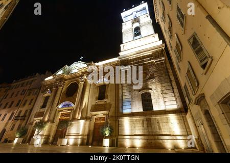 Kathedrale Sainte-Marie de la SEDs bei Nacht , Toulon, Frankreich. Stockfoto