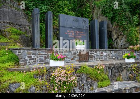 Denkmal des Zweiten Weltkriegs für die gefallenen Soldaten in Clervaux, Luxemburg. Stockfoto