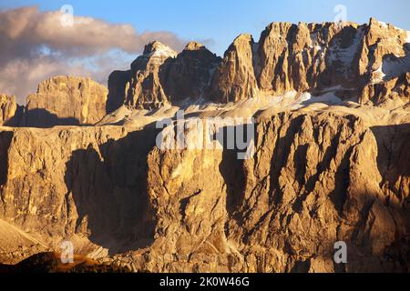 Abendansicht der Sella gruppe oder Sellagruppe, Südtirol, Dolomiten, Italien Stockfoto