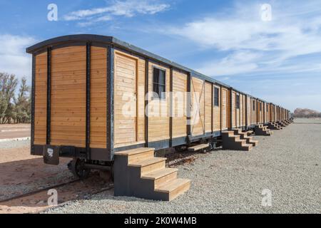 Al Ula, Saudi-Arabien – restaurierter Hejaz-Eisenbahnzug, der vom Osmanischen Reich gebaut wurde Stockfoto