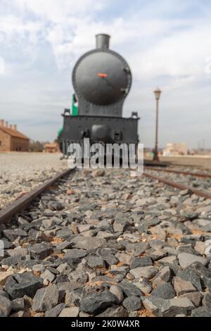 Al Ula, Saudi-Arabien – restaurierter Hejaz-Eisenbahnzug, der vom Osmanischen Reich gebaut wurde Stockfoto