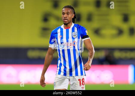 Huddersfield, Großbritannien. 13. September 2022. David Kasumu #18 von Huddersfield Town während des Sky Bet Championship-Spiels Huddersfield Town gegen Wigan Athletic im John Smith's Stadium, Huddersfield, Großbritannien, 13.. September 2022 (Foto von Conor Molloy/News Images) in Huddersfield, Großbritannien am 9/13/2022. (Foto von Conor Molloy/News Images/Sipa USA) Quelle: SIPA USA/Alamy Live News Stockfoto