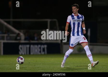 Hartlepool, Großbritannien. 13. September 2022. Alex Lacey von Hartlepool United während des Spiels der Sky Bet League 2 zwischen Hartlepool United und Crewe Alexandra am Dienstag, den 13.. September 2022 im Victoria Park, Hartlepool. (Kredit: Michael Driver | MI Nachrichten) Kredit: MI Nachrichten & Sport /Alamy Live Nachrichten Stockfoto