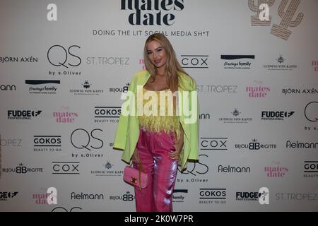 Christine Evers aka vogueuplikethis beim mates Date Influencer Event auf der Berlin Fashion Week Frühjahr/Sommer 2023 in der Berliner Freiheit. Berlin Stockfoto