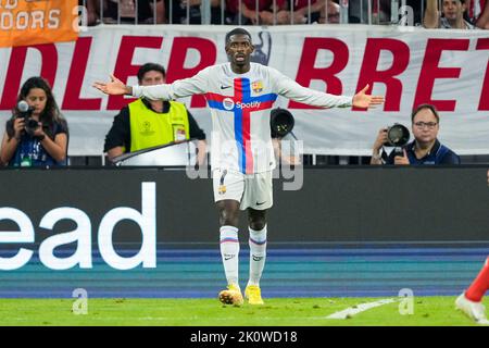 München, Deutschland. 13. September 2022. MÜNCHEN, DEUTSCHLAND - 13. SEPTEMBER: Ousmane Dembele aus Barcelona während des UEFA Champions League-Spiel der Gruppe C zwischen Bayern Munchen und Barcelona in der Allianz Arena am 13. September 2022 in Munchen, Deutschland (Foto von Geert van Erven/Orange Picics) Credit: Orange Pics BV/Alamy Live News Stockfoto