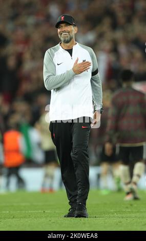 Liverpool, Großbritannien. 13. September 2022. Jurgen Klopp-Manager von Liverpool genießt den Sieg während des UEFA Champions League-Spiels in Anfield, Liverpool. Bildnachweis sollte lauten: Cameron Smith/Sportimage Credit: Sportimage/Alamy Live News Stockfoto