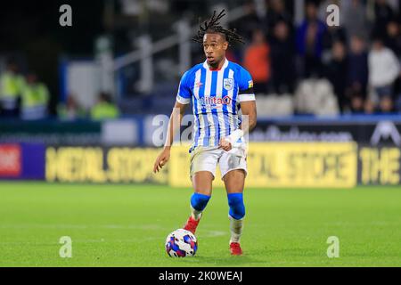 Huddersfield, Großbritannien. 13. September 2022. David Kasumu #18 von Huddersfield Town während des Sky Bet Championship-Spiels Huddersfield Town gegen Wigan Athletic im John Smith's Stadium, Huddersfield, Großbritannien, 13.. September 2022 (Foto von Conor Molloy/News Images) in Huddersfield, Großbritannien am 9/13/2022. (Foto von Conor Molloy/News Images/Sipa USA) Quelle: SIPA USA/Alamy Live News Stockfoto