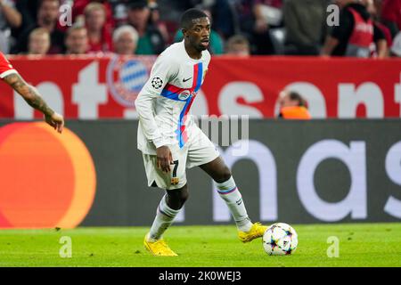 München, Deutschland. 13. September 2022. MÜNCHEN, DEUTSCHLAND - 13. SEPTEMBER: Ousmane Dembele aus Barcelona während des UEFA Champions League-Spiel der Gruppe C zwischen Bayern Munchen und Barcelona in der Allianz Arena am 13. September 2022 in Munchen, Deutschland (Foto von Geert van Erven/Orange Picics) Credit: Orange Pics BV/Alamy Live News Stockfoto