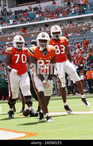 Miami Hurricanes Running Back Thaddius Franklin Jr. (22) feiert nach einem Touchdown-Lauf im Hard Rock Stadium am 10. September 2022 in Miami Gardens, FL. Miami Hurricanes besiegten Southern Miss Golden Eagles 30-7 (Credit: Paul Fong/Image of Sport) Stockfoto