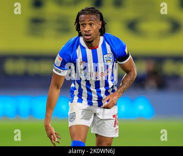 Huddersfield, Großbritannien. 13. September 2022. David Kasumu #18 von Huddersfield Town während des Sky Bet Championship-Spiels Huddersfield Town gegen Wigan Athletic im John Smith's Stadium, Huddersfield, Großbritannien, 13.. September 2022 (Foto von Conor Molloy/News Images) in Huddersfield, Großbritannien am 9/13/2022. (Foto von Conor Molloy/News Images/Sipa USA) Quelle: SIPA USA/Alamy Live News Stockfoto