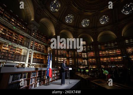 Laurence Engel, Präsidentin des BNF, spricht nach einem Besuch im Museum der neu renovierten Bibliotheque Nationale de France (Nationalbibliothek) in Paris vor der Wiedereröffnung des Richelieu-Standorts der Bibliotheque nationale de France am 17. September 2022 nach mehr als zehn Jahren Renovierung. Foto von Aurelien Morissard/ABACAPRESS.COM Stockfoto