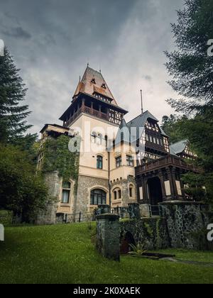 Schloss Pelisor königliche Sommerresidenz in Sinaia, Rumänien. Ein Teil des berühmten Peles-Komplexes in den Karpaten, Prahova County, Siebenbürgen Stockfoto