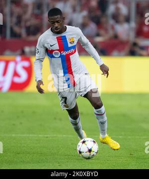 München, Deutschland. 13. September 2022. Fußball: Champions League, Bayern München - FC Barcelona, Gruppenphase, Gruppe C, Spieltag 2 in der Allianz Arena. Ousmane Dembele aus Barcelona in Aktion. Quelle: Sven Hoppe/dpa/Alamy Live News Stockfoto