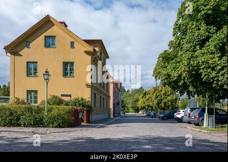 Freilichtmuseum Old Linköping im Frühherbst in Schweden. Hier wurden historische Gebäude verlegt, als das Zentrum von Linköping modernisiert wurde. Stockfoto