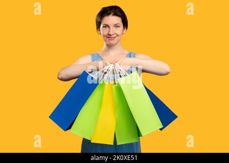 Black friday Online-Shopping glückliche Frau Stockfoto