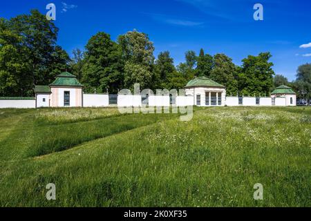 Blick von außen auf die Mauer des Hofgartens in Eichstätt Stockfoto