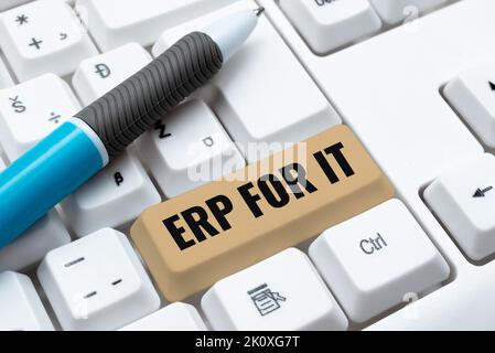 Textüberschrift mit ERP für IT. Wort geschrieben über Enterprise Resource Planning Software für die Integration von Anwendungen Stockfoto