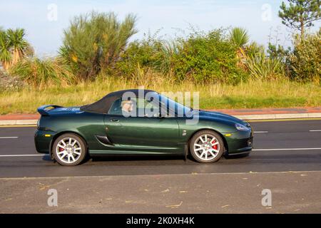2010 Green MG TF 135 LE 500 Cabriolet 1796cc Benziner 5-Gang Schaltgetriebe; beim Southport Classic Car and Speed Event an der Strandpromenade. VEREINIGTES KÖNIGREICH Stockfoto