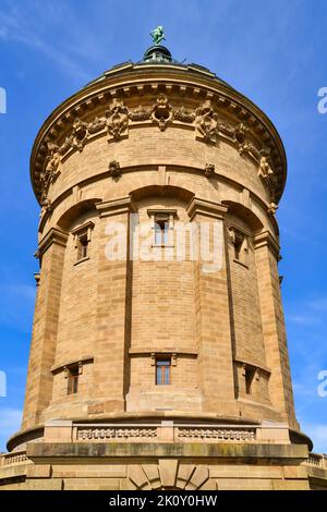 Mannheim, Deutschland - September 2022: Wasserturm genannt, Wahrzeichen der deutschen Stadt Mannheim Stockfoto