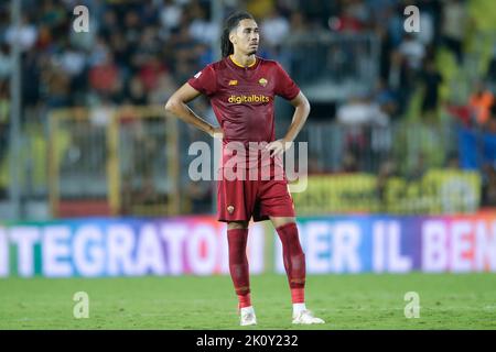 Roma's englischer Verteidiger Chris Smalling schaut während des Serie-A-Fußballspiels zwischen Empoli und AS Roma am 12. September 2022 im Carlo Castellani Stadium Empoli, Norditalien. Stockfoto