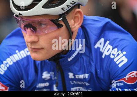 Namur, Belgien. 14. September 2022. Der Niederländer Mathieu van der Poel von Alpecin-Deceuninck beim Start des eintägigen Radrennens Grand Prix de Wallonie (199,6km) von Blegny zur Citadelle de Namur, in Namur, Mittwoch, 14. September 2022. BELGA FOTO DAVID STOCKMAN Kredit: Belga Nachrichtenagentur/Alamy Live News Stockfoto