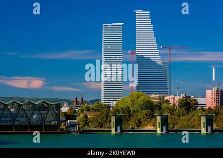 Mit den neuen Roche Towers, dem höchsten Gebäude der Schweiz, änderte sich die Basler Skyline dramatisch. Stockfoto